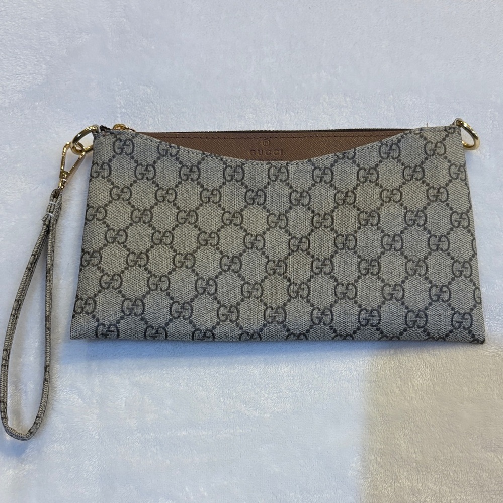 Inspired wristlet.